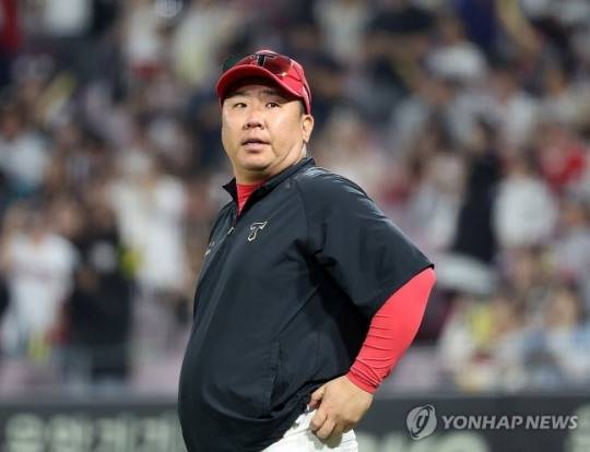 KIA, 박찬호 낙마 후 생존 모드...5명 FA 협상과 공백 메우기 동시진행