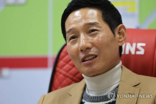 '적어도 한 명은 남아줘' LG 염경엽 감독, 김현수·박해민 동시 잔류에 사활