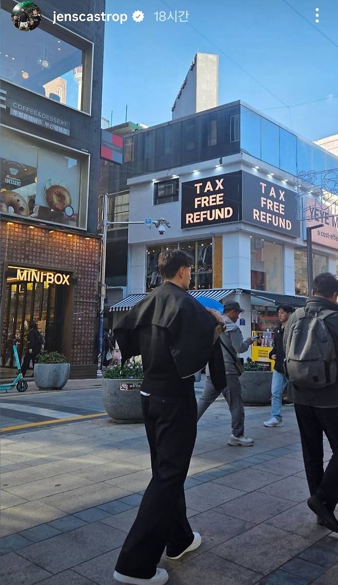 ‘혼혈’ 카스트로프, 외박 기간 부산 시내 활보…홍명보호+한국 문화 적응ing