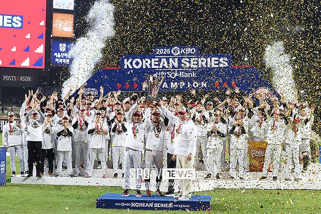 우승팀 LG 전력 누출 위기, 9위 두산 전력 폭풍 강화… 샐러리캡이 리그 판도 바꾸나