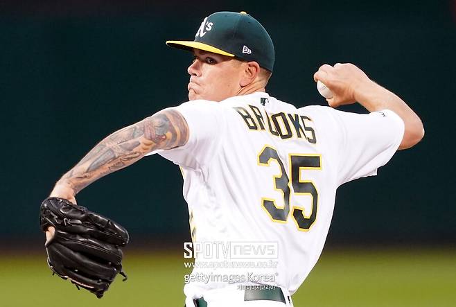 그러니까 왜 범죄를 저질러서… 미련 남은 KIA 전직 에이스, 결국 살기 위해 도미니카까지 갔다