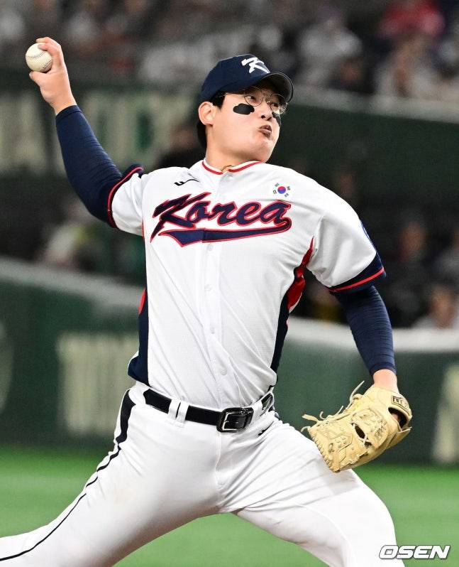 '9회 혼신투' 김서현 없었다면 '기적의 한일전 7-7 무승부' 없었다, 천금 같은 1이닝 위기 대탈출 '참 잘했다'