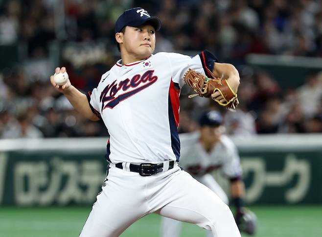 '와 한화' 국대 에이스 또 탄생, 19살 루키 日 제압 실화인가…괜히 ML 스카우트들 박수 친 게 아니다