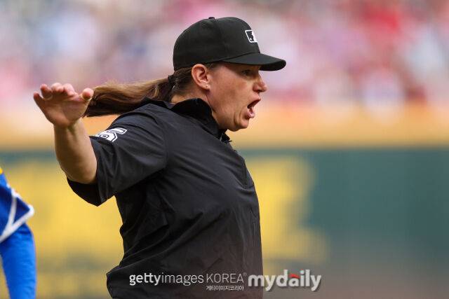 '수준 미달' 1차전 그 심판, 문현빈 도루&한국 무승부 지울 뻔했다…