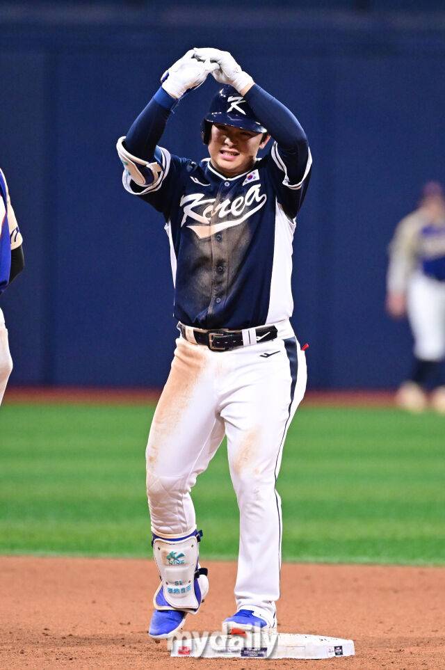 '수준 미달' 1차전 그 심판, 문현빈 도루&한국 무승부 지울 뻔했다…