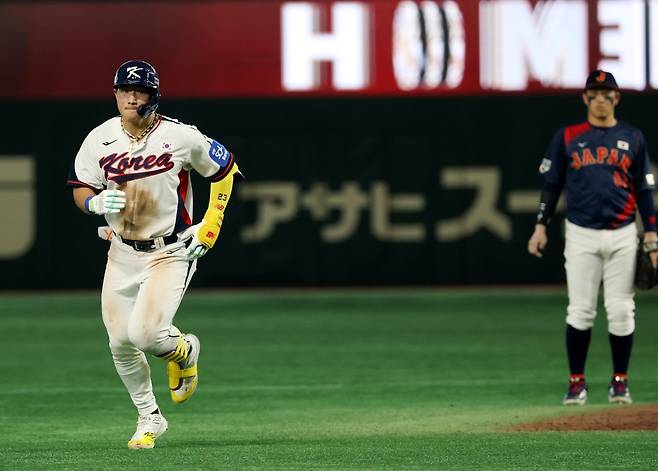 '日 대충격' 도쿄돔 침묵시킨 홈런 두 방…