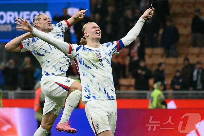 홀란드 앞세운 노르웨이, 28년 만에 월드컵 본선 복귀