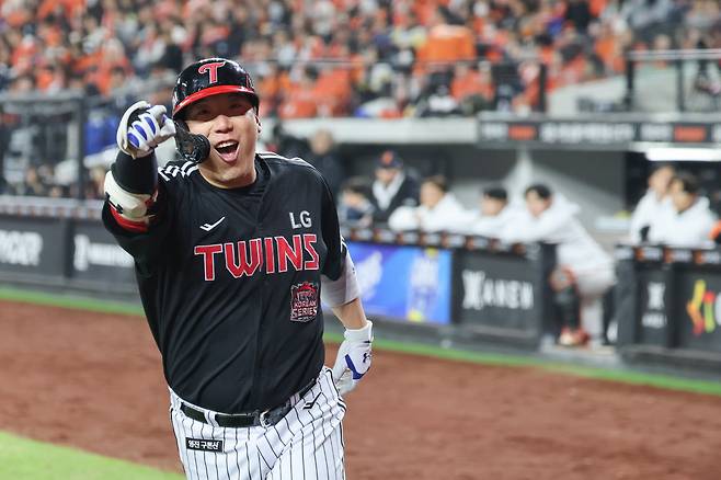 칼자루를 쥔 건 김현수가 맞지만… ‘후한 오퍼’ 뒤 기다린다는 LG도 복안은 있다