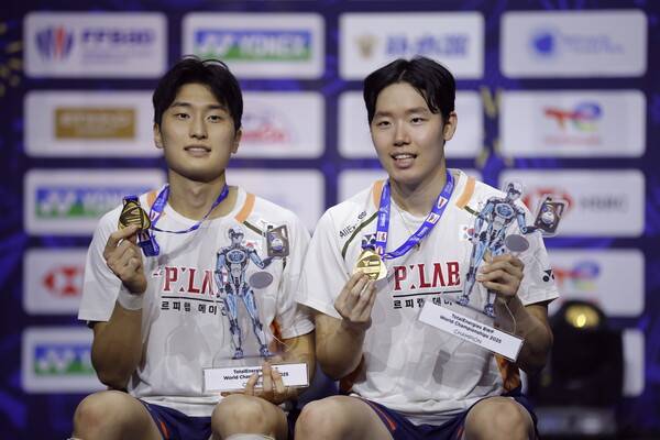 일본에서 ‘대한민국’ 외쳤다! ‘세계랭킹 1위’ 韓 듀오, 日 마스터스 제패…21세기 최초 기록 달성 “김원호-서승재 시즌 10관왕 역대급”