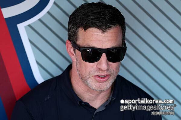 다저스, 대형 FA 영입 임박? '계약금만 8800만 원' 불펜 구하는 LAD가 2점대 좌완 투수 유망주를 한 번도 안쓰고 트레이드한 이유는?