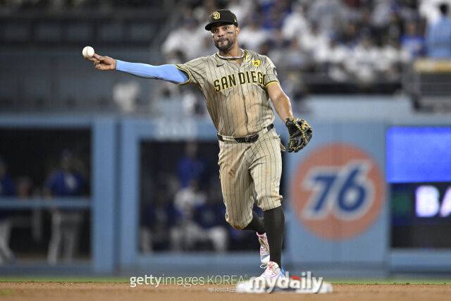 김하성 밀어냈던 4082억원 유격수가 김하성 떠난 애틀랜타로? 악성계약 전락…샌디에이고 매각설, 트레이드설 점화