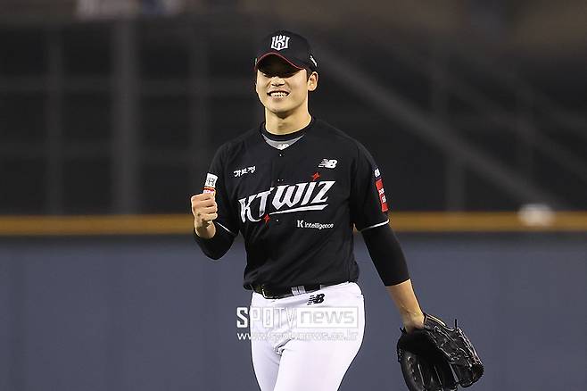 '말도 안돼' 충격의 143km 직구로 일본을 퍼펙트 봉쇄하다니…처참했던 볼넷 12개, 유일한 빛은 박영현이었다