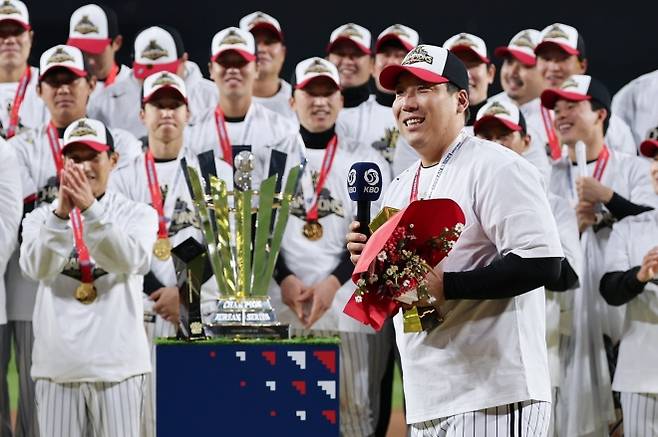 LG와 협상 중인 FA 김현수 “사실 아닌 얘기에 속상…금액 올려달라, 계약서 바꾸자 한 적 없어”
