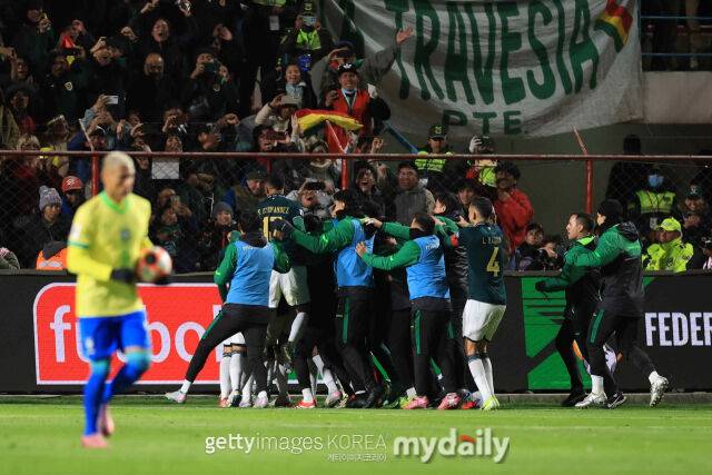 이재성 골대 충돌 막아낸 볼리비아 골키퍼 자국에서 비난…'대표팀 수준 선수 아니다'