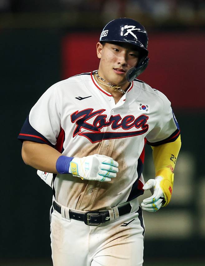 '한일전' 마친 류지현 감독