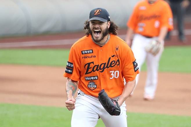 ‘고우석 악몽 선명한데’ 황새 따라가다 가랑이 찢어졌다… 또 KBO 최고 스타로 복권 긁을까