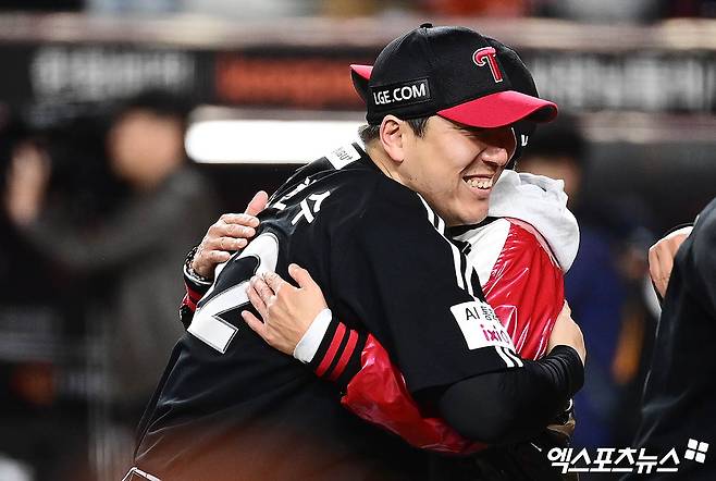 LG-김현수, 분명 '같은 곳' 바라보고 있었는데…'박찬호·강백호' 최대어보다 뜨거워진 '30대 후반' 베테랑 거취 논란