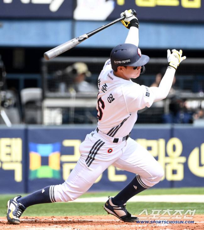 28세에 '충격' 은퇴 선언, 1차지명 유격수의 새출발 인사…