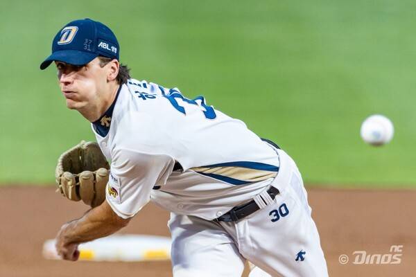 'NC 복귀 안 한다' 2024 KBO 골든글러브 에이스, MLB 향해 재도전…샌디에이고와 1+1년 재계약 [공식발표]