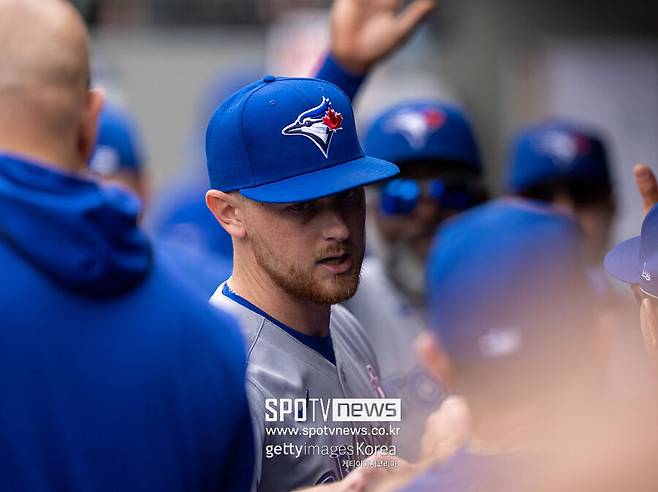 이런 반전이 있나, KIA 재계약 기다리다 월드시리즈 마운드 밟은 남자