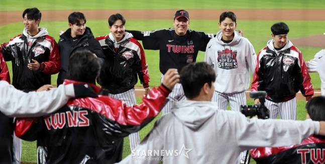 '단순히' 샐러리캡 때문인가, 구단 역사 바꾼 김현수인데... '왜' LG는 적극적으로 나서지 못하나