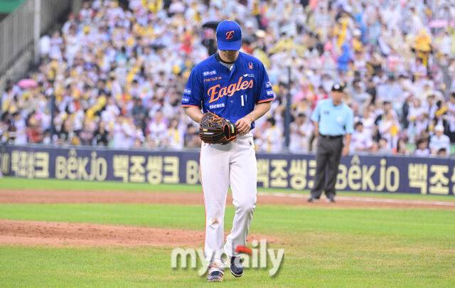 154km 대만 국대+한화 괴물루키가 이 선수 운명 정하나…'KS 충격 탈락' 위기의 78억 엄상백은 어디에서 던질까
