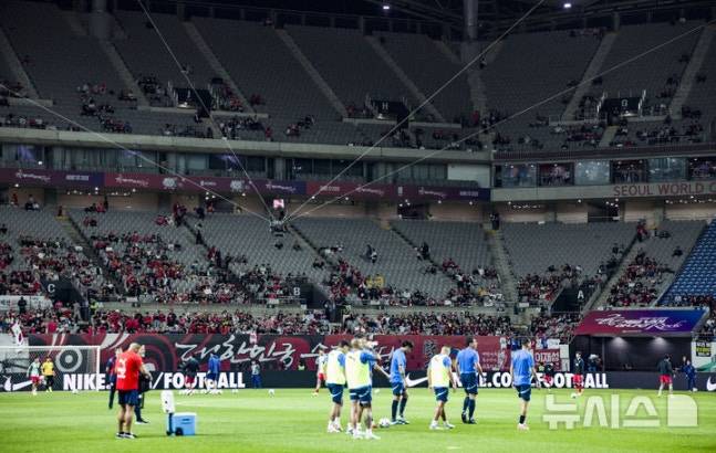 가나전 '상암 2만명대' 충격 관중수 유력, 예매 취소 급등에 '4만석 넘게 남았다'