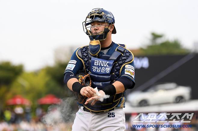'최고 포수' 양의지도 강민호도 아니었다, 80억 FA 제친 한일전 동점홈런 히어로, 2025 KBO 수비상 수상자 발표