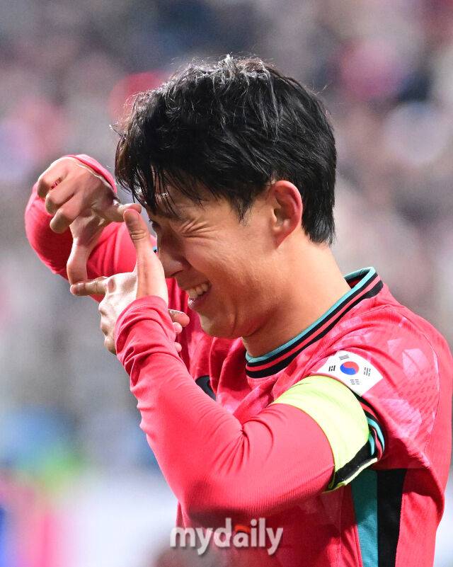 '파격 그 자체' 손흥민·이강인·김민재 빼고 모두 바꿨다...옌스 스타팅+스리백, 가나전 선발 명단 공개 [MD현장]