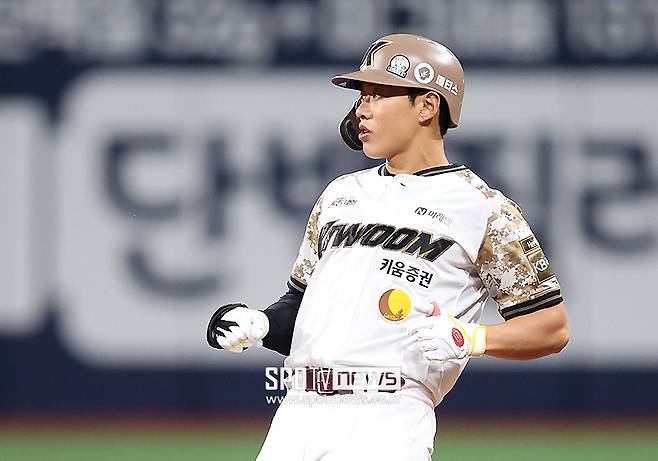 도쿄돔 침묵 빠뜨린 장쾌한 홈런, MLB가 깜짝 놀랐다… 그런데 이러다 WBC를 못 간다고?