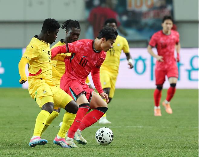 홍명보 패착→’3G 연속골’ 뜨거운 오현규마저 차갑게 식혔다…슈팅 한 개 때리고 씁쓸한 ‘OUT’ [IS 상암]