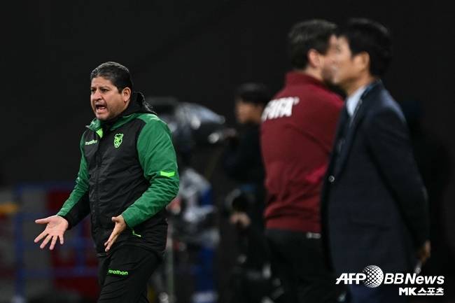 “한국과 팽팽했어” 볼리비아 감독, ‘아시아 최강’ 일본에 0-3 완패 후에는?…“브라질도 이겼잖아, 강도 높고 상대하기 어려운 팀”