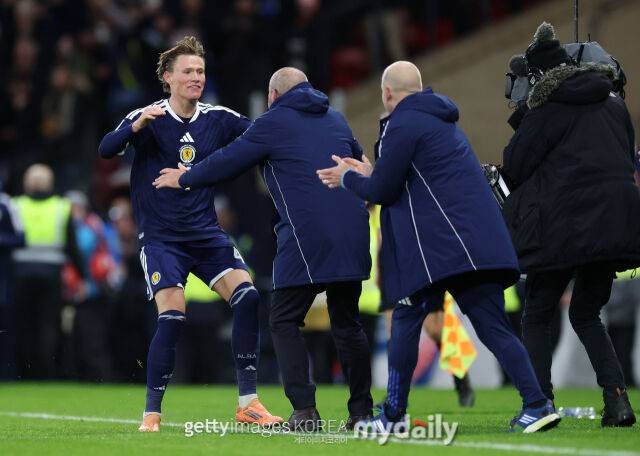 '한국 월드컵 조추첨 포트2 경쟁자 제거했다'…초장거리 원더골 폭발, 28년 만의 본선행 성공