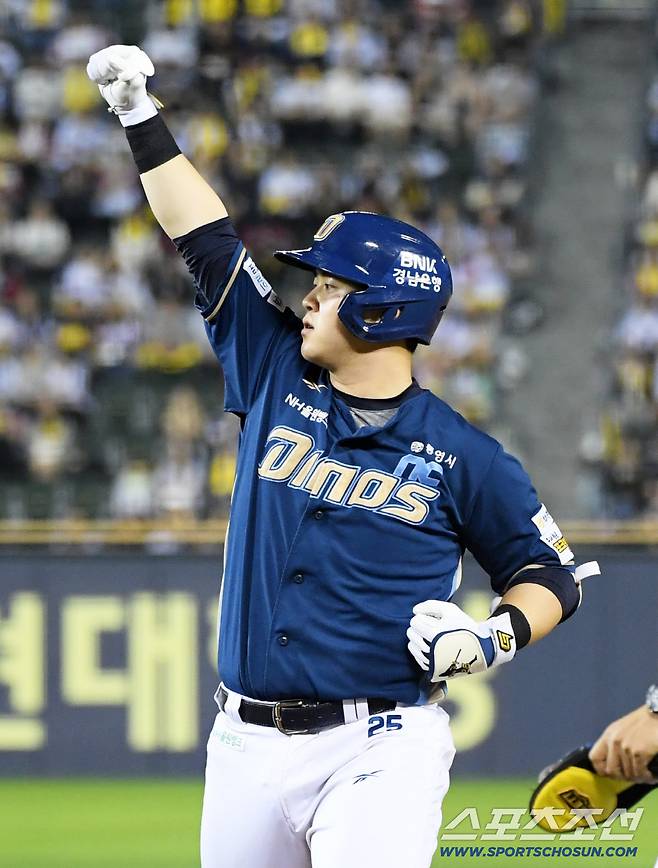 20대 포수 그렇게 없나? 규정타석 50% 채운 선수도 5명뿐…'C급 FA' 40세 안방마님에 시선이 쏠리는 이유