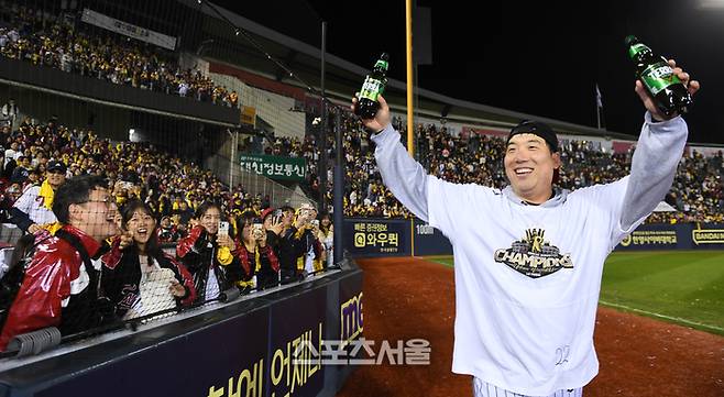 두산, 정말 김현수가 꼭 필요할까?→박찬호와 분명 다른 느낌…자칫하다 팀컬러 ‘화수분’을 잃는다 [SS포커스]