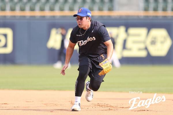 4+2년 계약 후 단 2년 만에 이적… 대실패로 끝난 한화-안치홍 동행[초점]