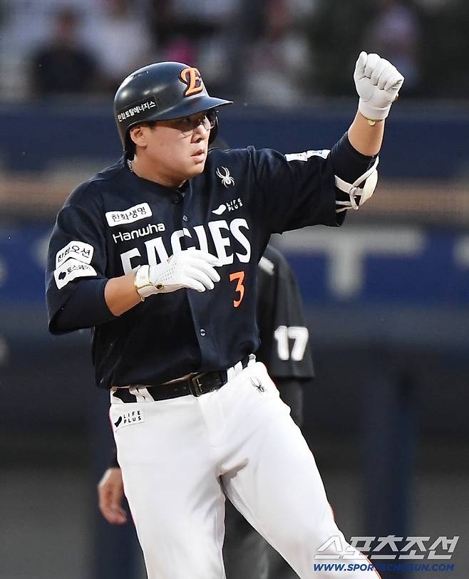 '최다 유출' 한화 지명은 포기, 11억 번다…안치홍·이태양 고액 연봉자들 정리까지