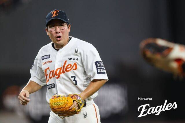 안치홍과 키움의 2+2년 FA 계약이 시작됐다…한화의 역대급 미스터리, 제2의 최주환으로 환생할까