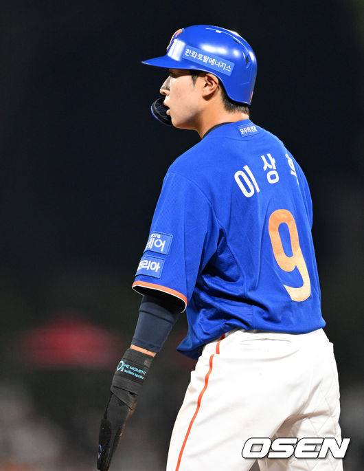 한화 이 선수 풀렸다고? 12월 입대 예정인데 왜 1억에 영입했나 “발이 정말 빨라, 다른 팀이 뽑을까봐 노심초사”