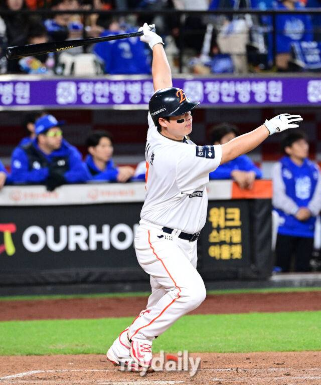 '미쳤다' 30홈런 100타점에 수비이닝도 1위라니…송성문은 120억, 이 선수 얼마줘야 하나