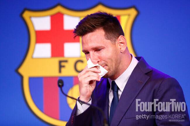 '회장도 부인하고 감독도 반대'했지만, 1년만 뛰어도 ‘3,387억’ 수입…바르셀로나, ‘메시 복귀’ 포기할 수 있을까?