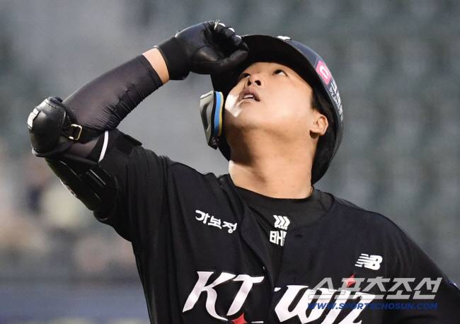 [단독] '충격 대반전 드라마' FA 강백호 전격 한화행...몸값 100억, 미국행 취소