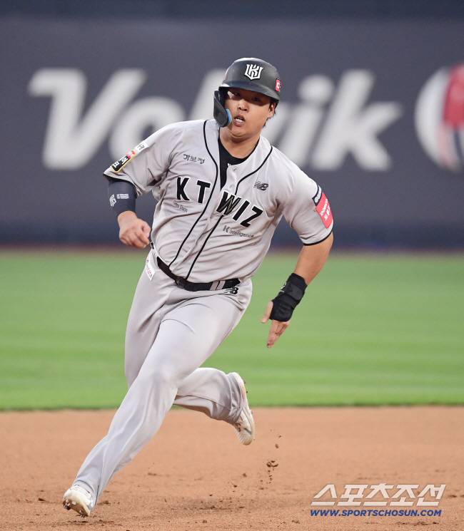 [단독] '충격 대반전 드라마' FA 강백호 전격 한화행...몸값 100억, 미국행 취소