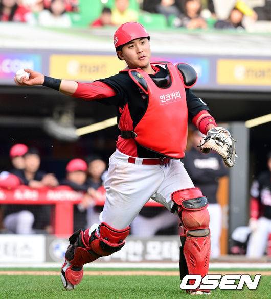 ‘FA 3호 계약 떴다’ 강백호 놓친 KT, ‘C등급 포수’ 한승택 전격 영입…4년 10억 규모 [단독]