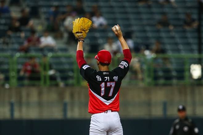 '굿바이' KIA 팬들은 이 선수의 2017·23시즌을 잊지 못한다...사이드암 임기영, 삼성행