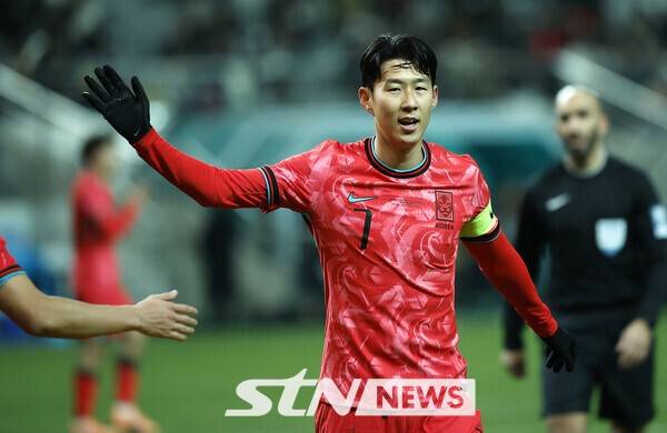 '손흥민과 케인 다시 만났다!' 나란히 월드컵 조 추첨 대기...'홍명보호 2포트 유력' 운명은?