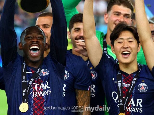 '이강인이 해냈다, PSG 그랜드슬램 달성'…프랑스 현지 극찬 '축구 역사상 전례 없는 수상'