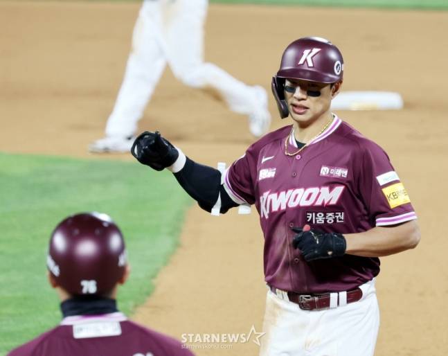 [오피셜] 키움 송성문, KBO에 포스팅 요청... '6년 120억' 뒤로하고 MLB 진출 절차 밟는다