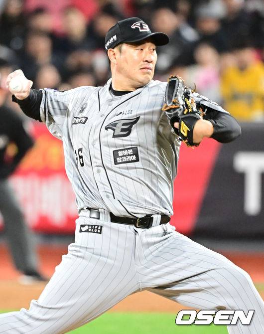 ‘류현진 절친’ 한화 원클럽맨 35세 베테랑, 재계약 불가 통보…17년간 몸 담은 한화 떠난다
