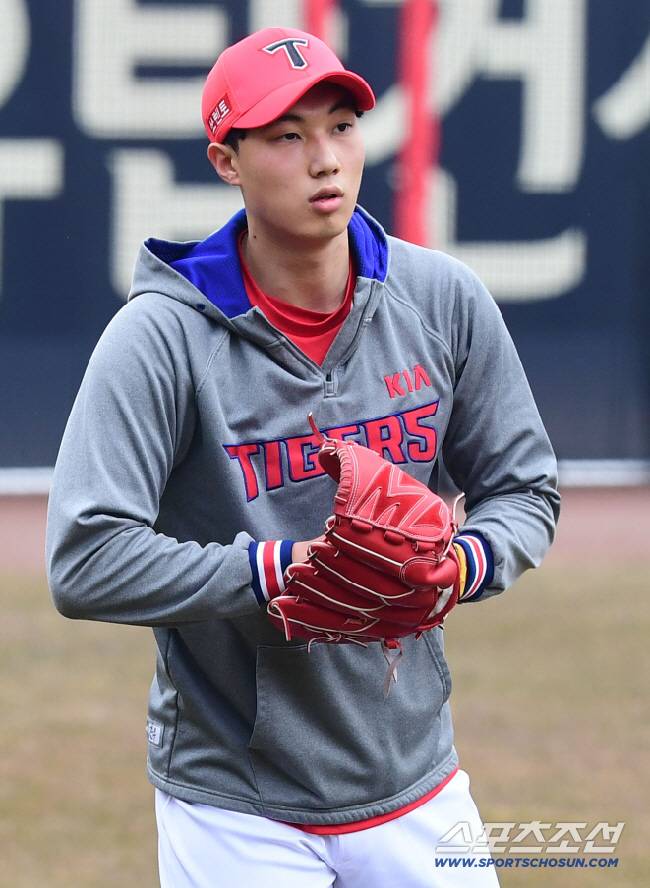 '돌연 임의해지' 1R 유망주 KIA 유니폼 벗었다…